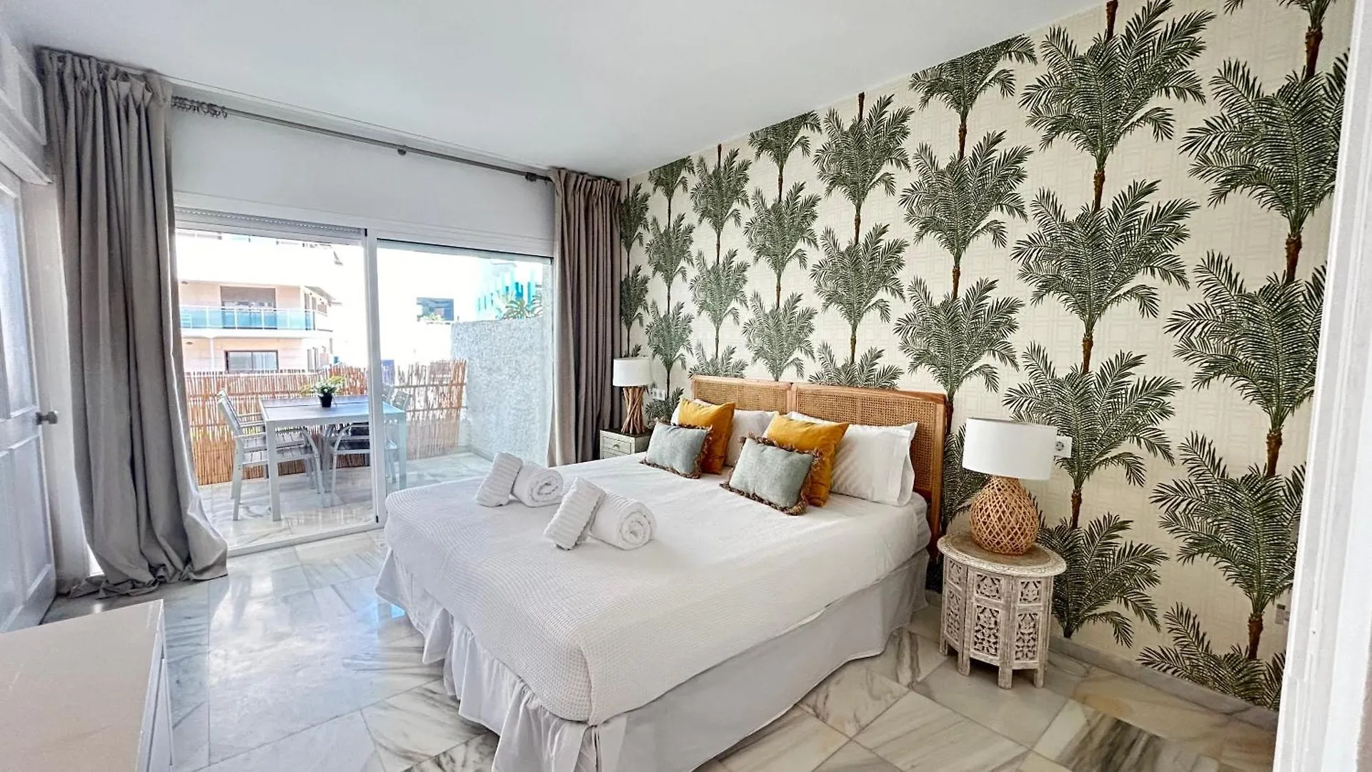 Marbella Center New And Luxurious Apartment On The Beach 627 0*,